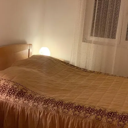 Spacious Retro 3-bedroom 130m2 In Zadar, Puntamika Borik Area * זאדאר