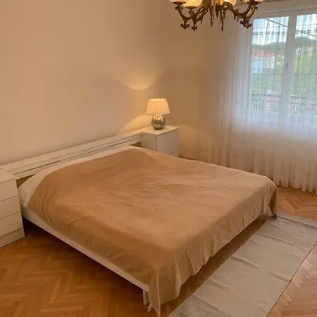 Spacious Retro 3-bedroom 130m2 In Zadar, Puntamika Borik Area