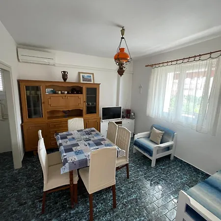 公寓 Spacious Retro 3-bedroom 130m2 In Zadar, Puntamika Borik Area *