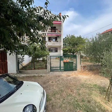 Apartment Spacious Retro 3-bedroom 130m2 In Zadar, Puntamika Borik Area