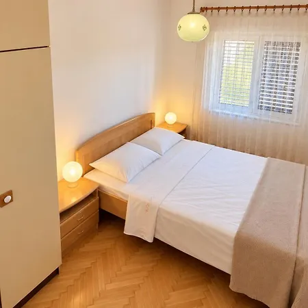דירה Spacious Retro 3-bedroom 130m2 In Zadar, Puntamika Borik Area *
