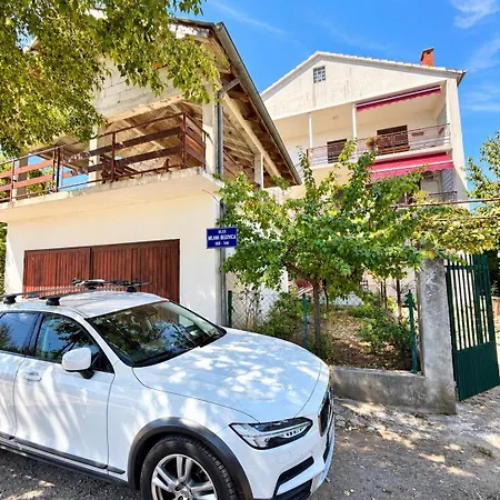 Spacious Retro 3-bedroom 130m2 In Zadar, Puntamika Borik Area דירה