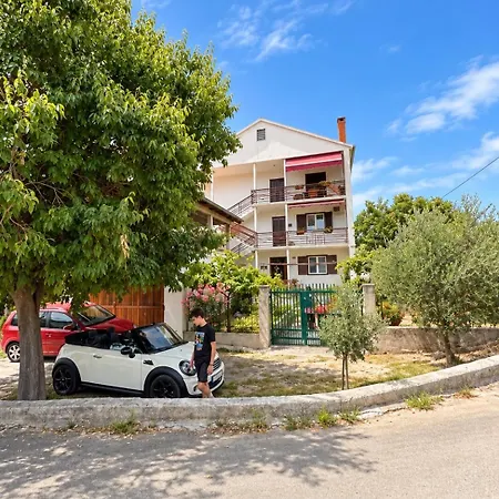 דירה Spacious Retro 3-bedroom 130m2 In Zadar, Puntamika Borik Area