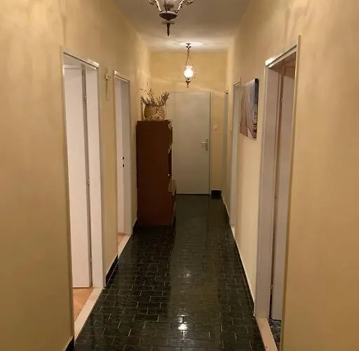 Spacious Retro 3-bedroom 130m2 In Zadar, Puntamika Borik Area *